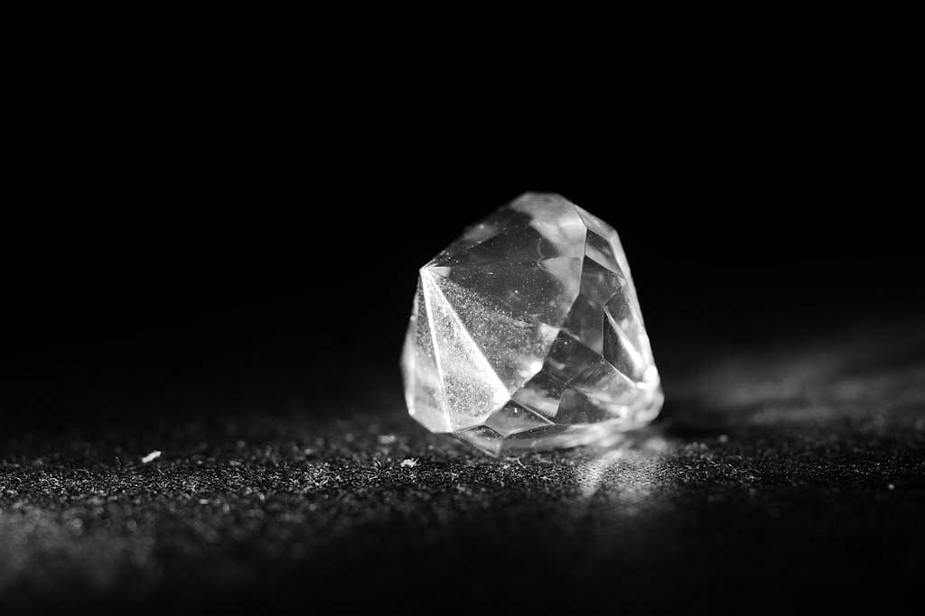 Diamenty laboratoryjne w nowoczesnym jubilerstwie – dlaczego zyskują popularność